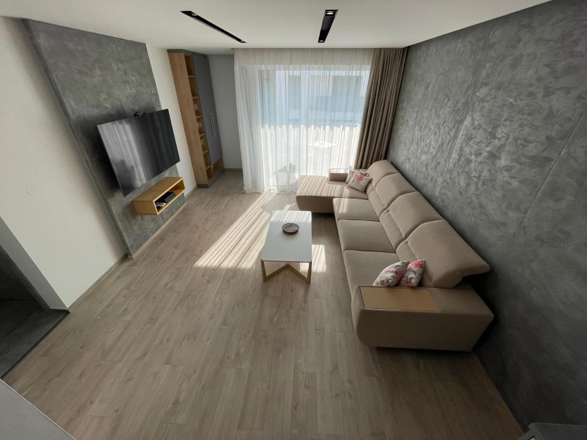 Greenbay Apartment With Free Parking Trenčín Εξωτερικό φωτογραφία