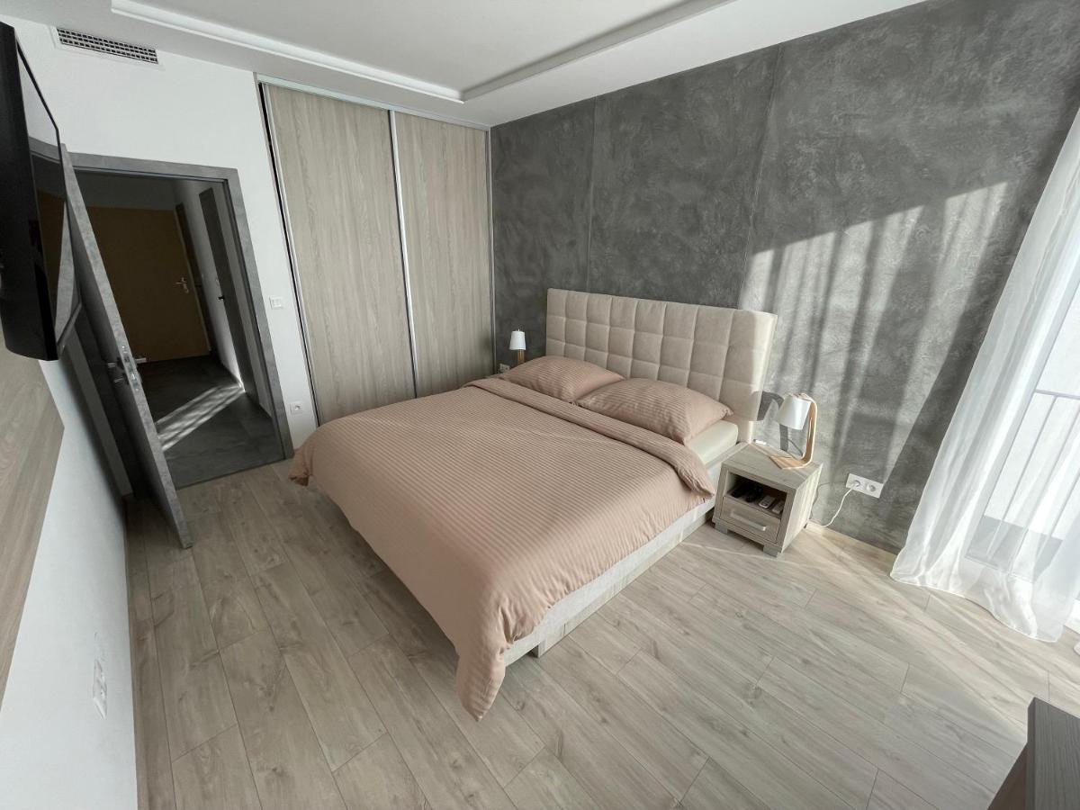 Greenbay Apartment With Free Parking Trenčín Εξωτερικό φωτογραφία
