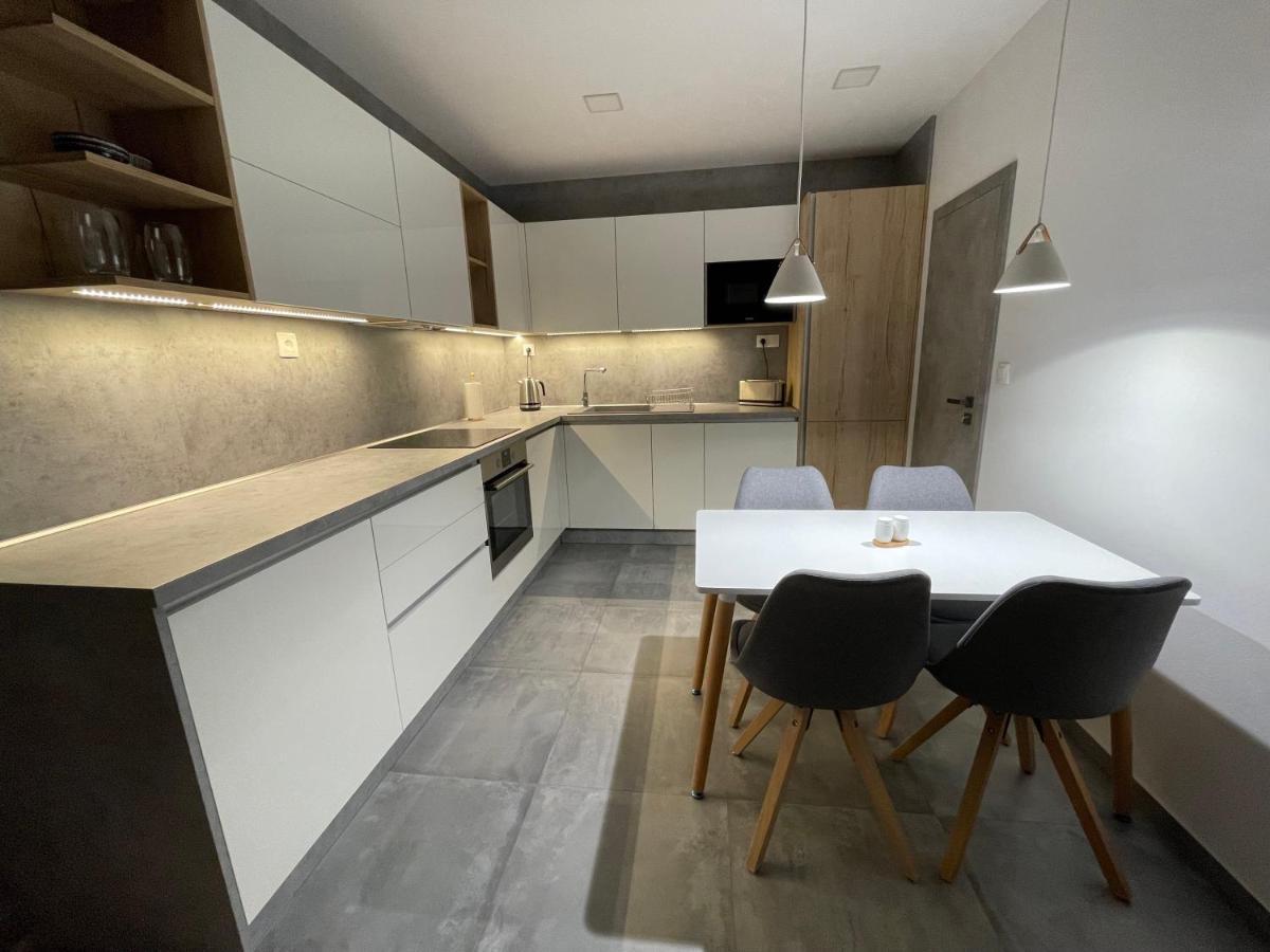 Greenbay Apartment With Free Parking Trenčín Εξωτερικό φωτογραφία