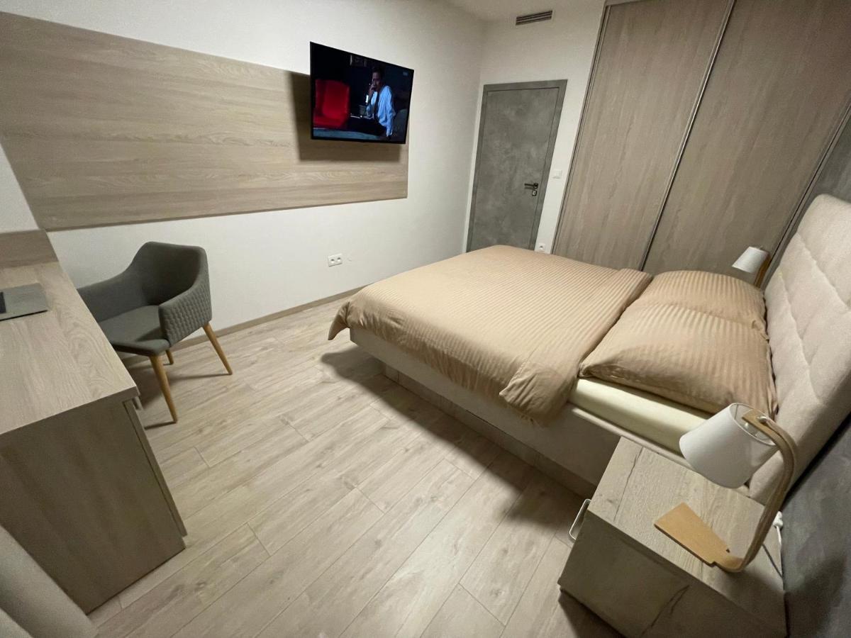 Greenbay Apartment With Free Parking Trenčín Εξωτερικό φωτογραφία