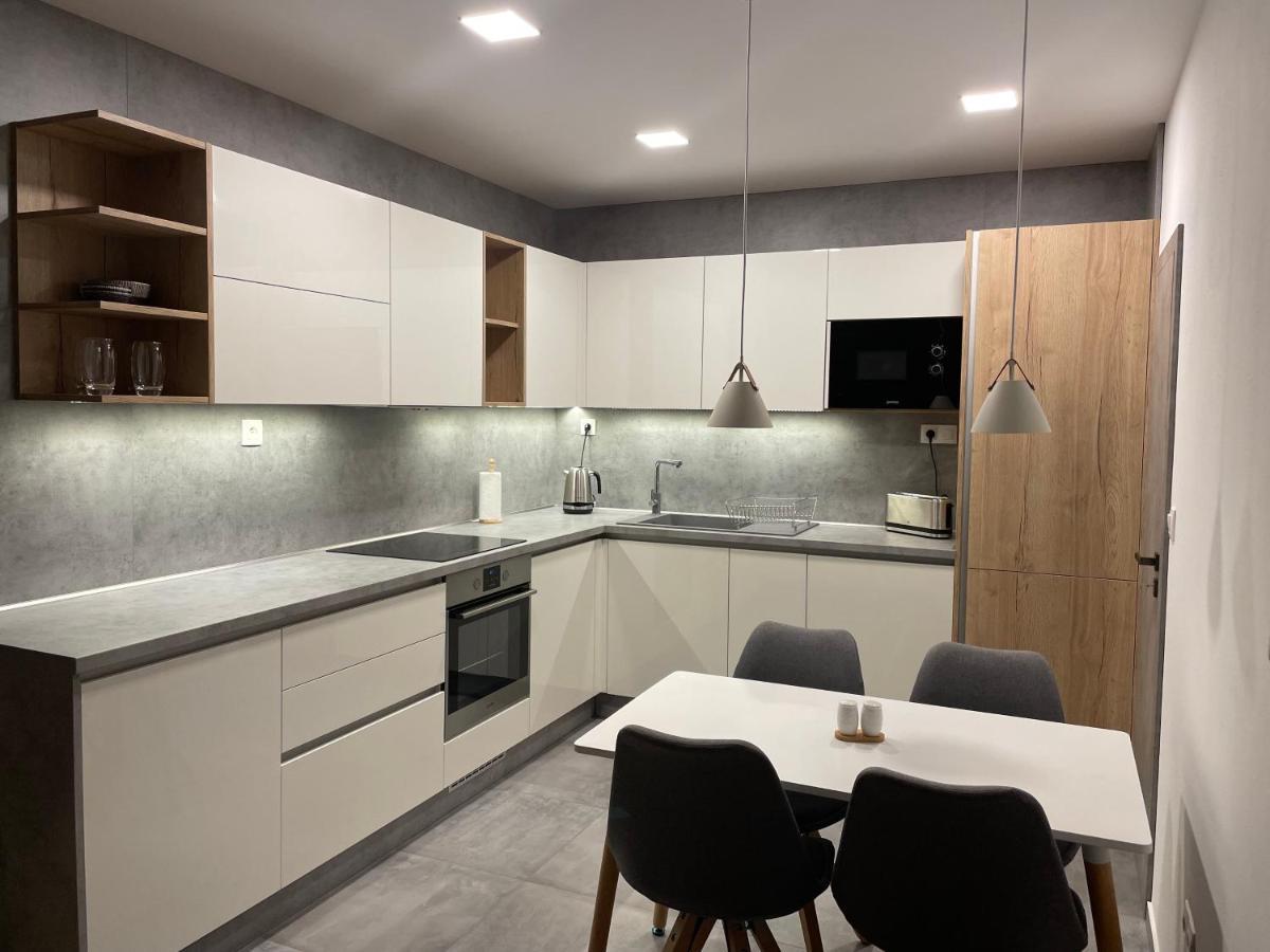 Greenbay Apartment With Free Parking Trenčín Εξωτερικό φωτογραφία