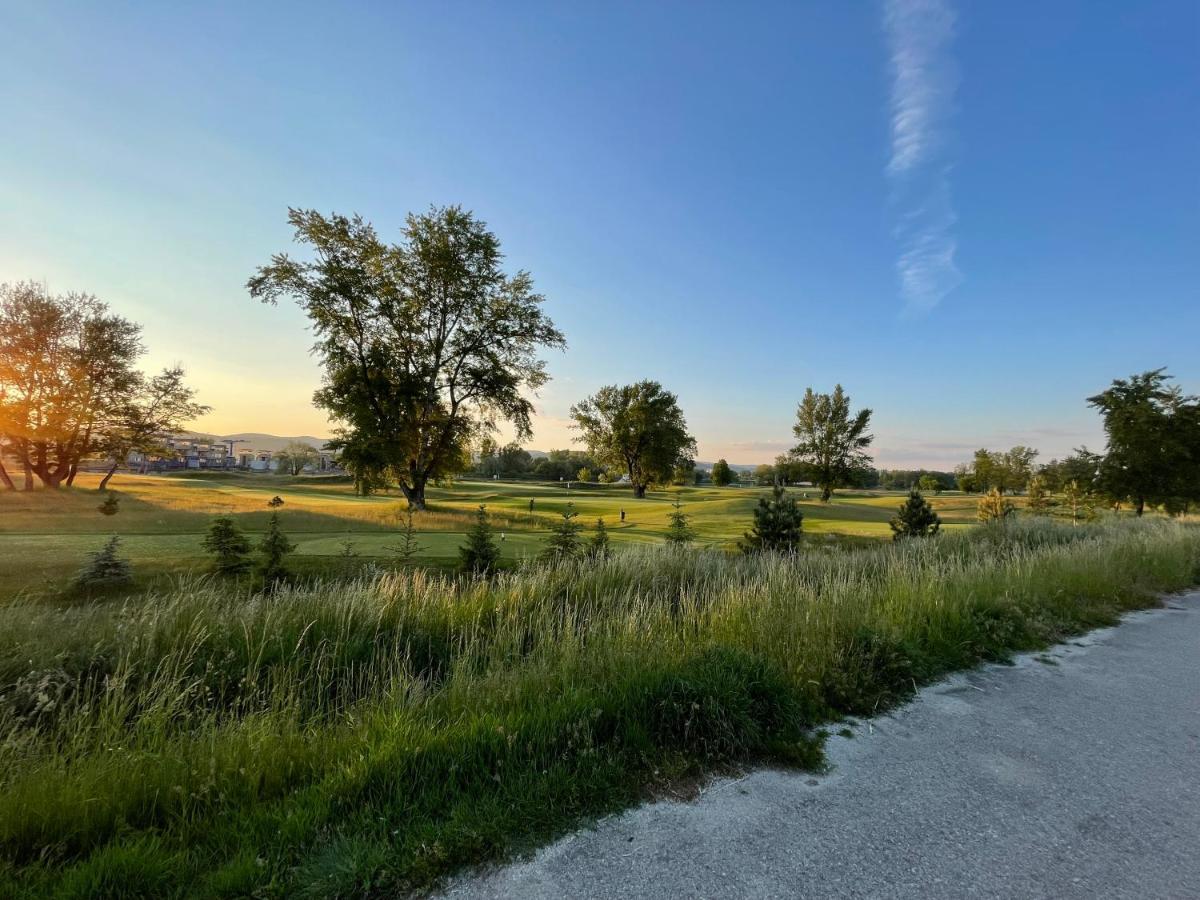 Greenbay Apartment With Free Parking Trenčín Εξωτερικό φωτογραφία
