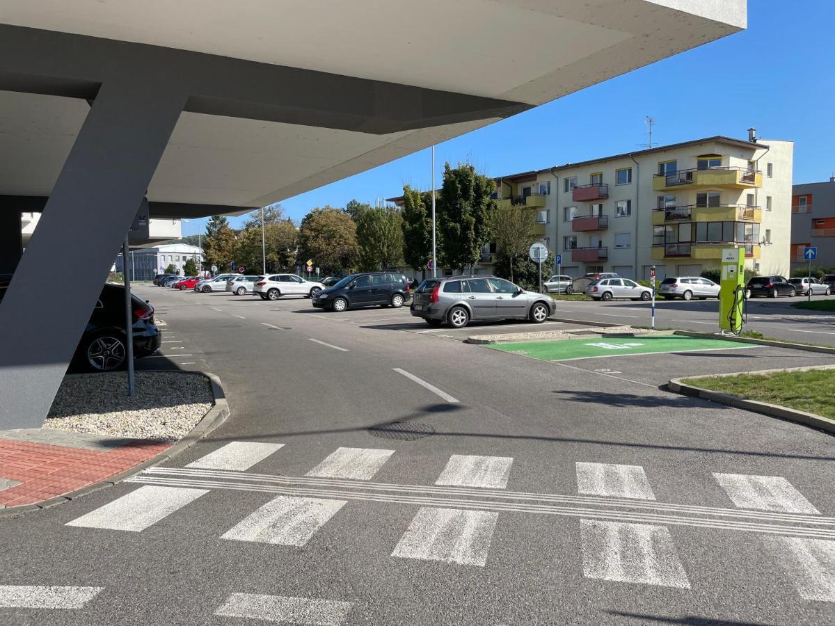 Greenbay Apartment With Free Parking Trenčín Εξωτερικό φωτογραφία